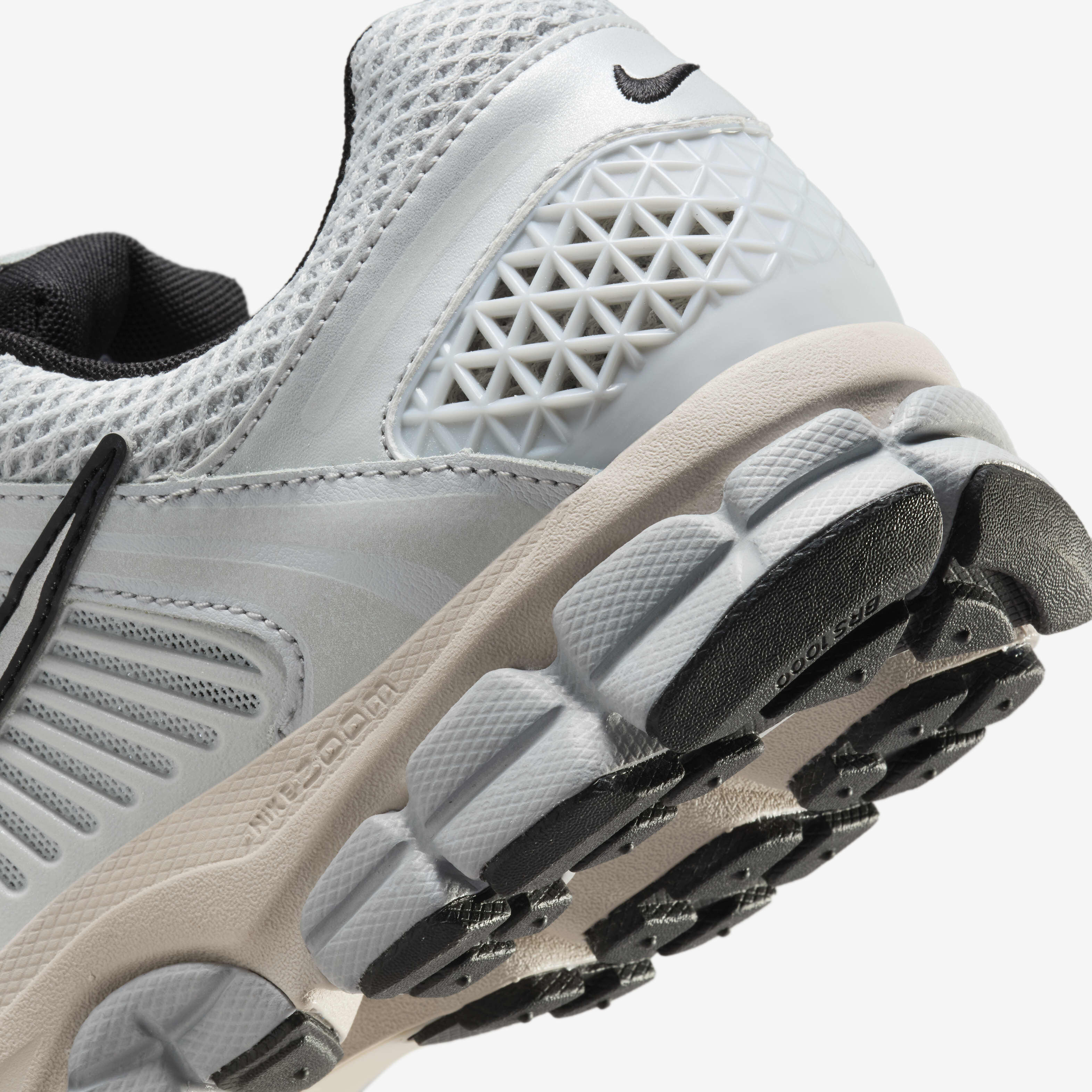 Buy Nike Zoom Vomero 5 Women s Shoes Nike Qatar Official