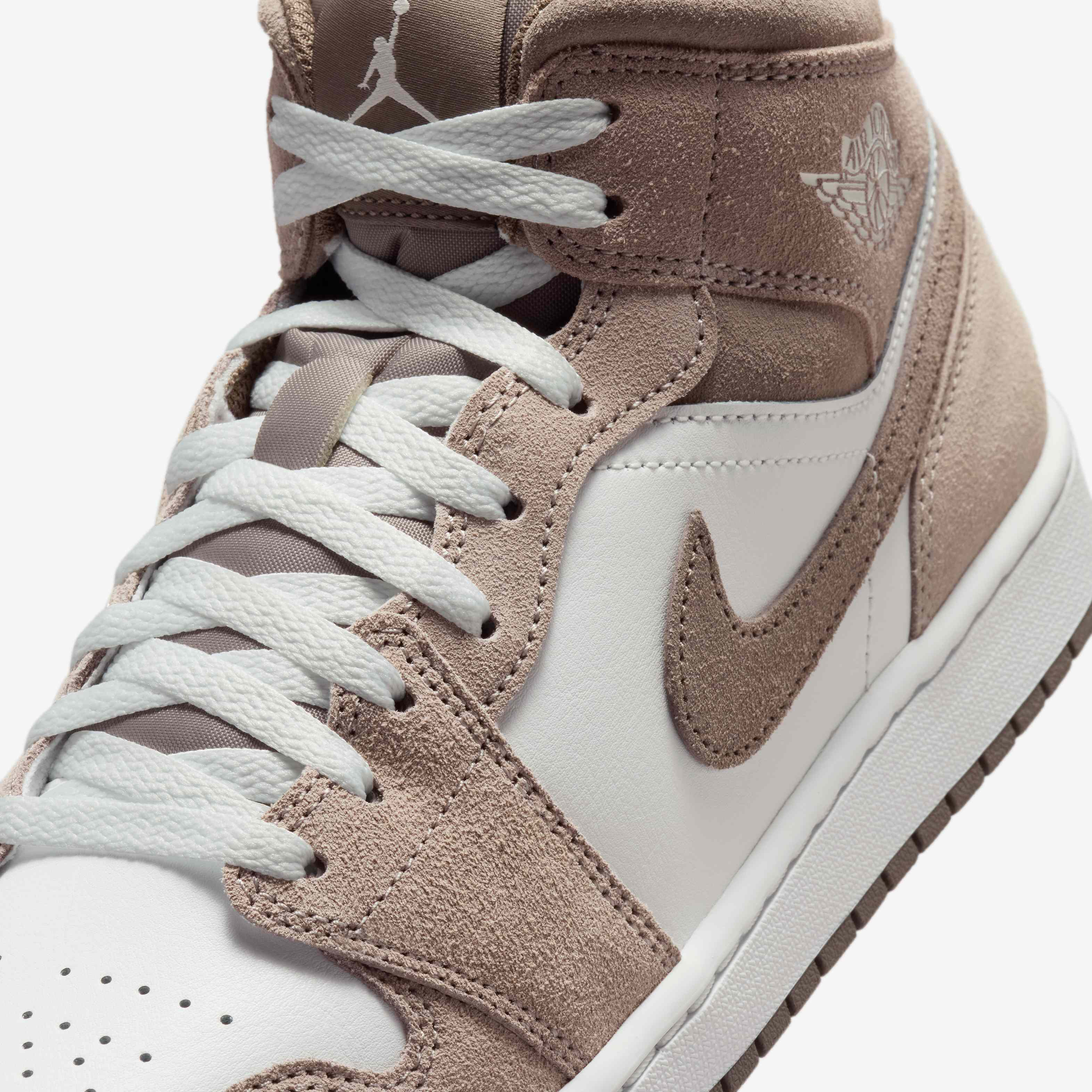 اير جوردن 1 ميد image number 6