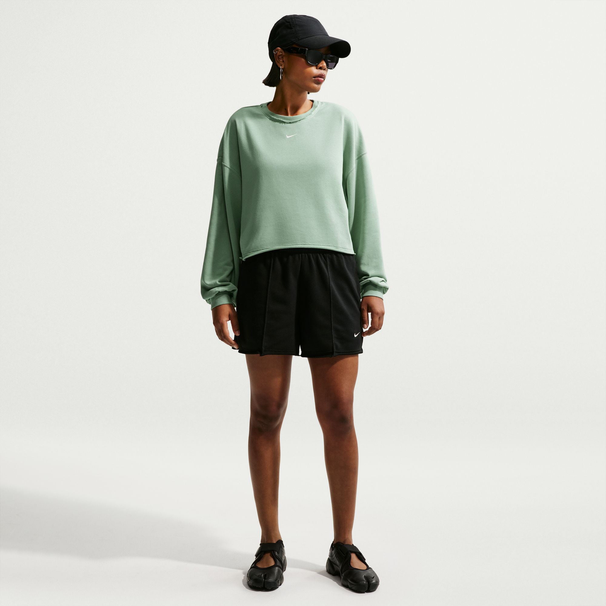 نايكي سبورتسوير تشيل تيري image number 0