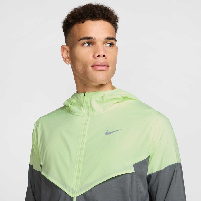 Nike Impossibly Light Windrunner image number 2 Nike Impossibly Light Windrunner image number 2