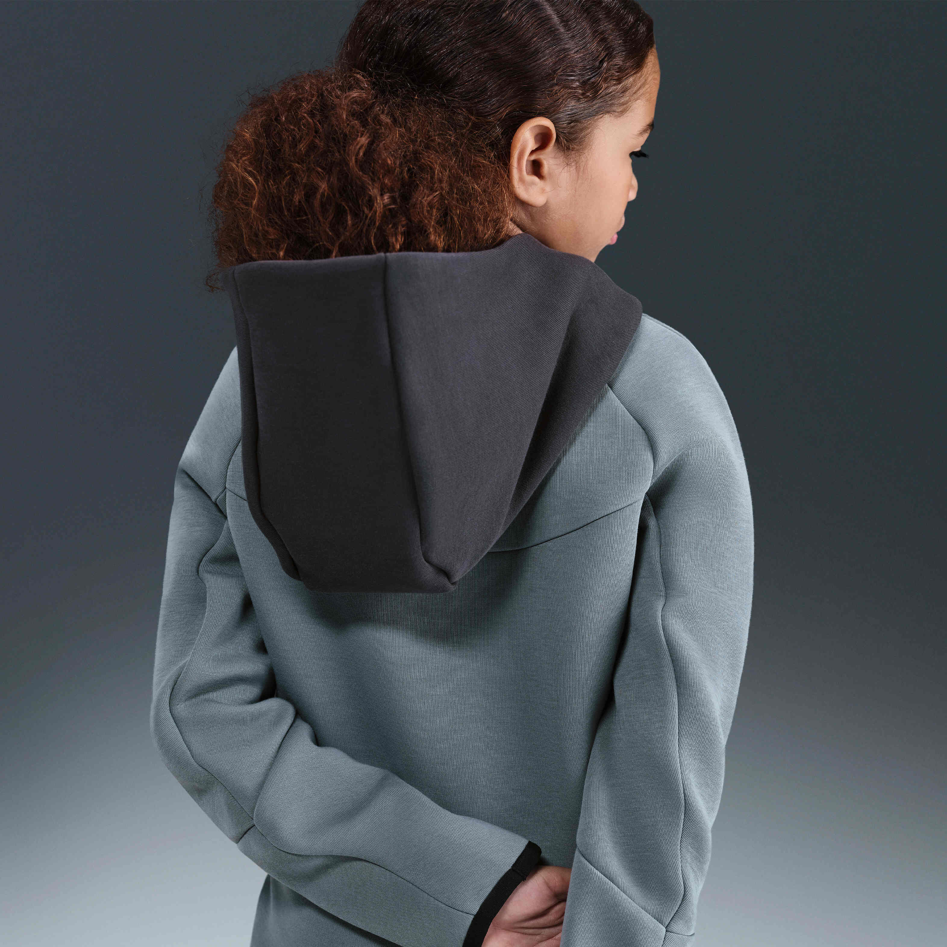 نايكي سبورتسوير تك فليس image number 3