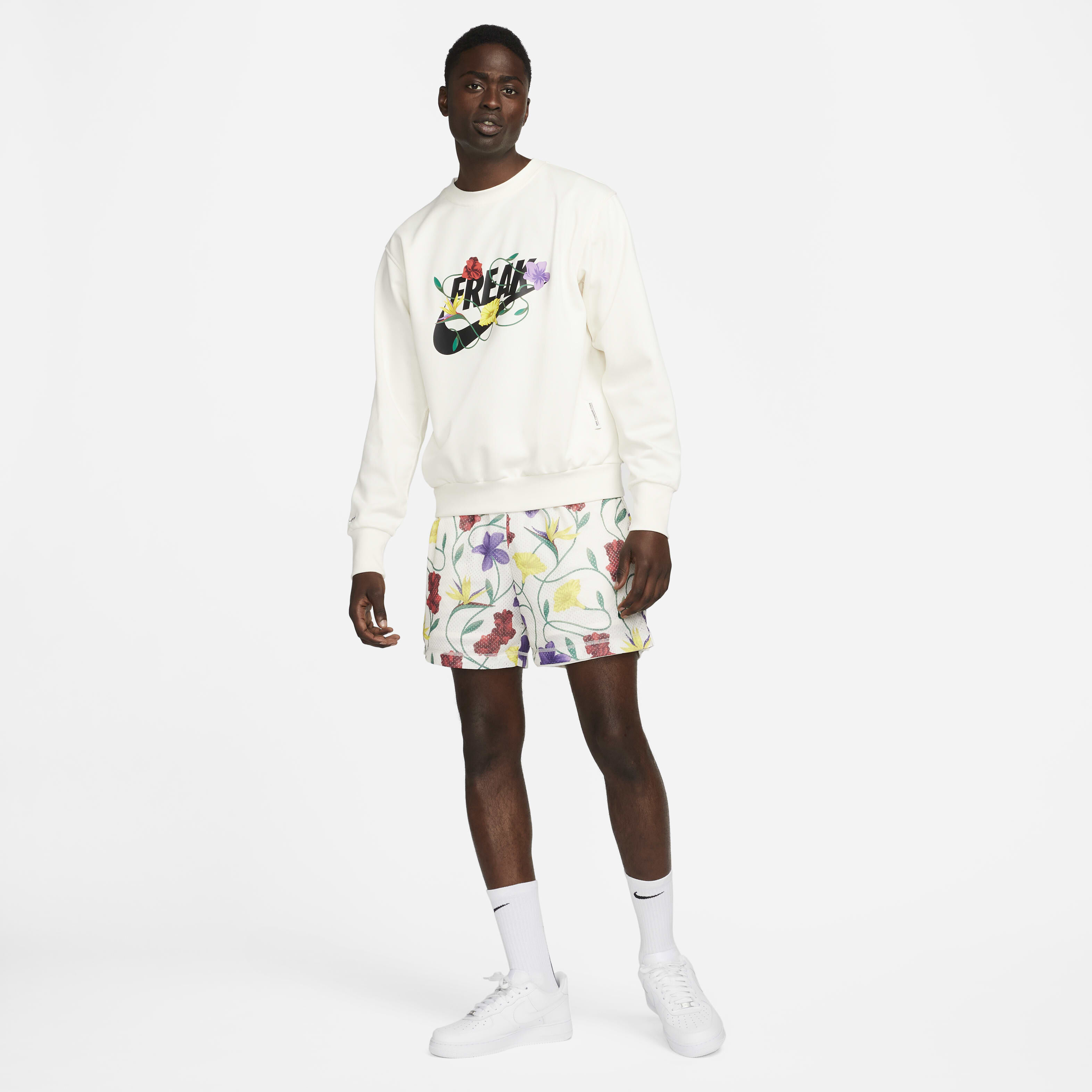 Giannis Standard Issue image number 6