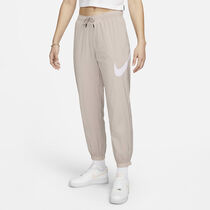Nike Sportswear Essential